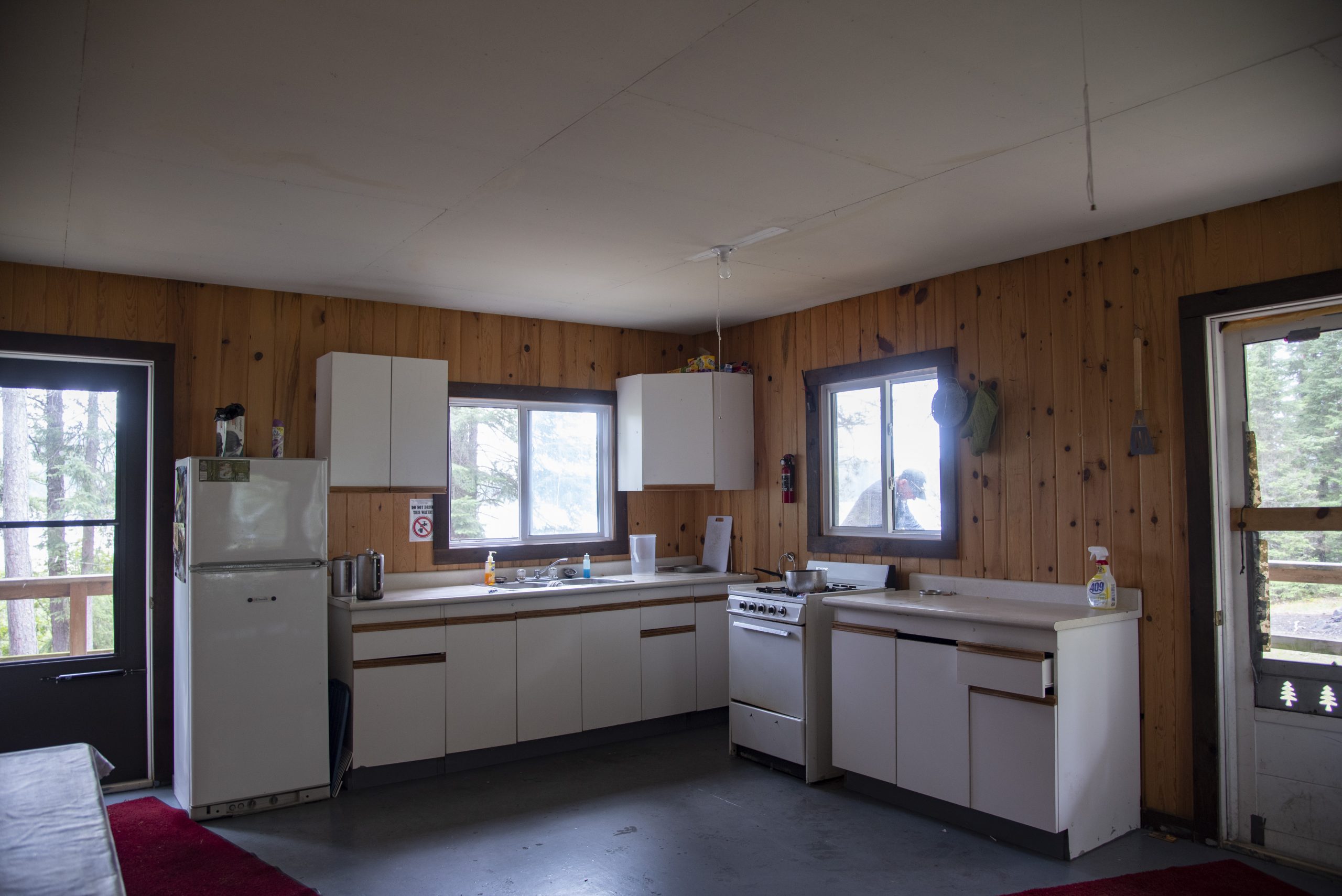 Dimple Lake cabin kitchen