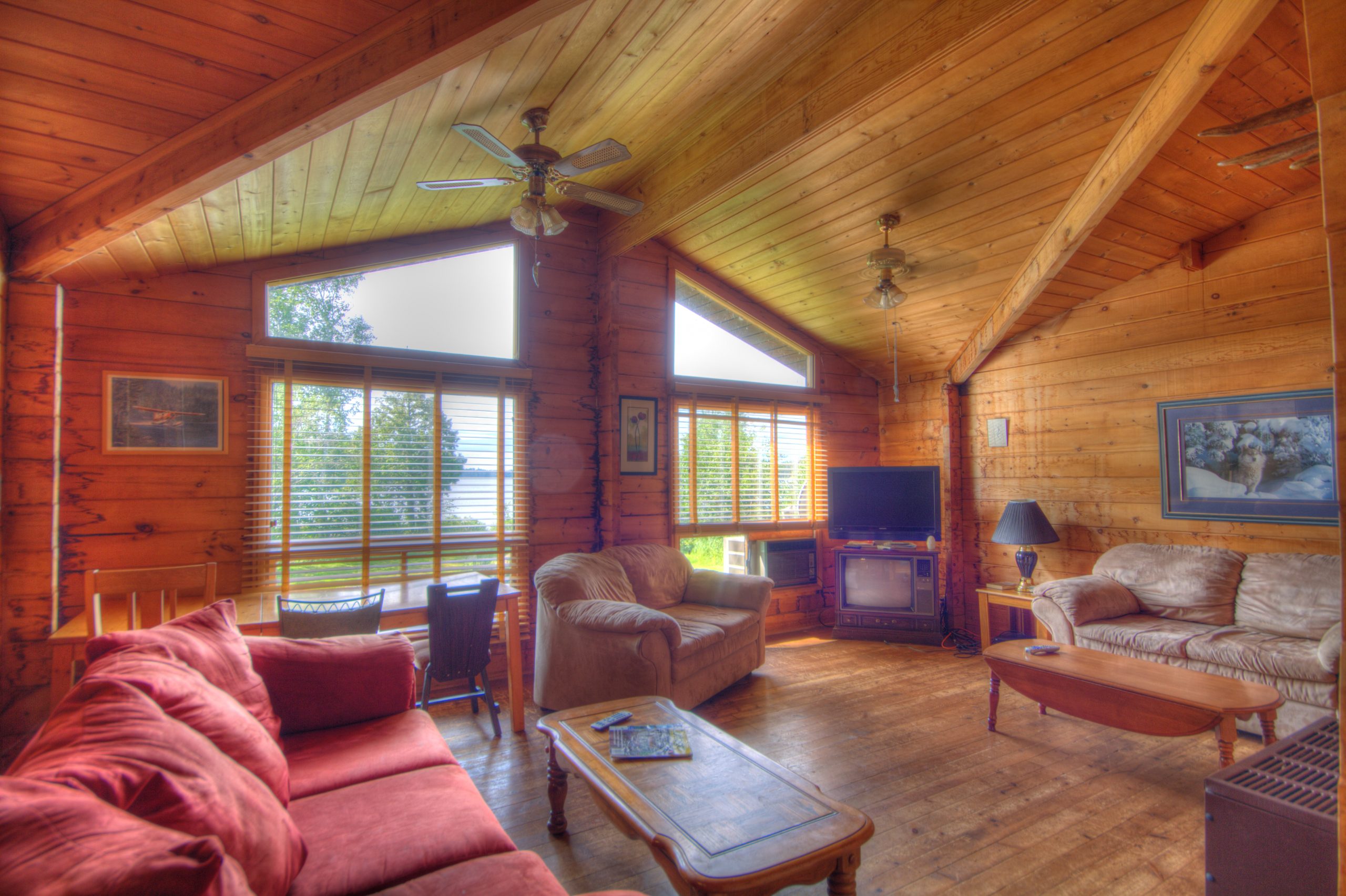 Living room in large Nym cabin