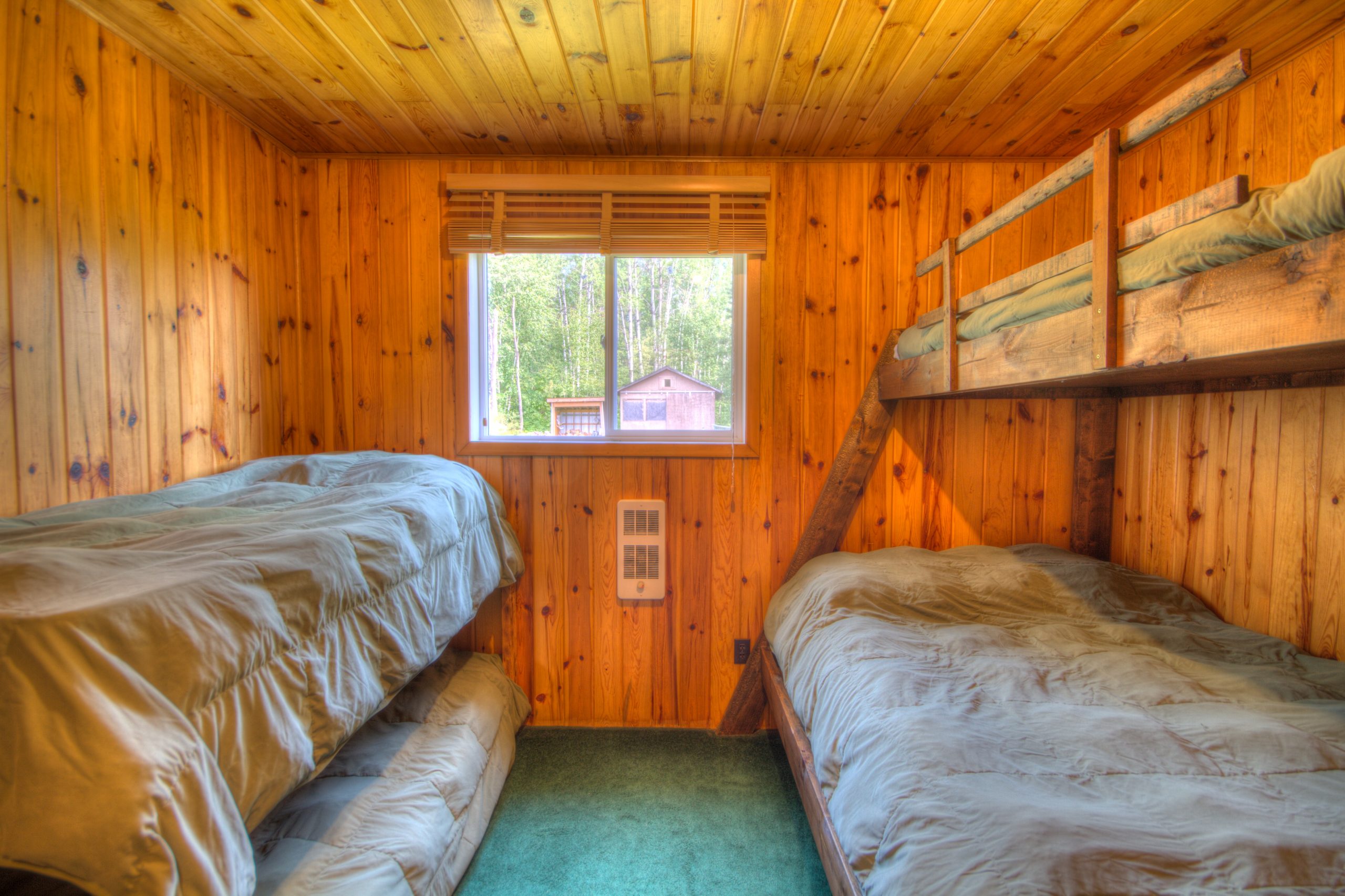 Small Nym cabin bedroom