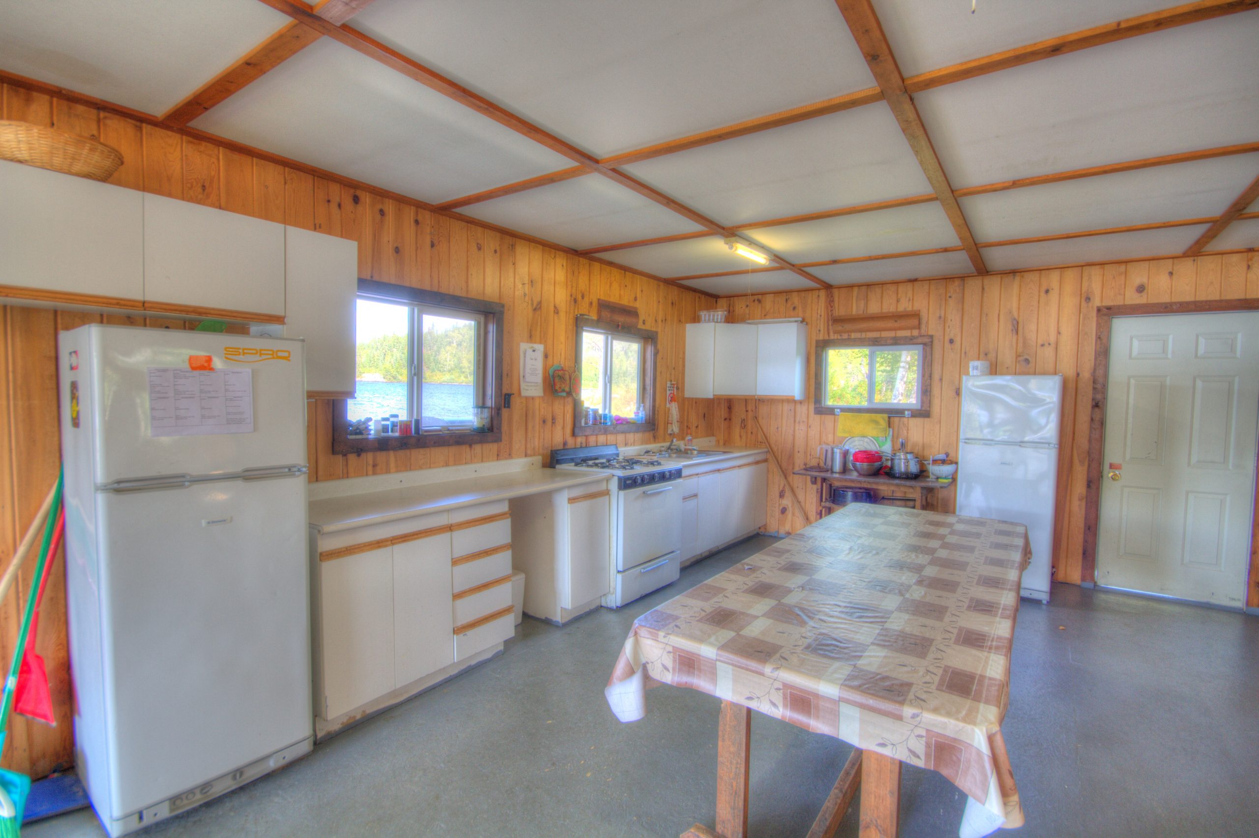 Sawbill Bay cabin kitchen