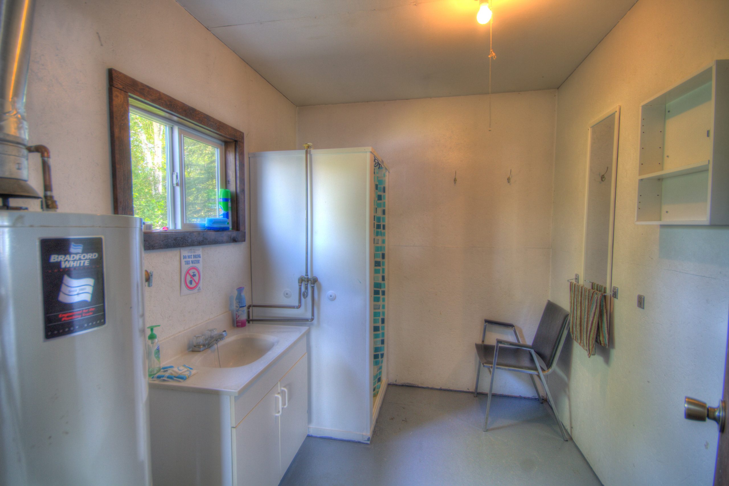 Sawbill Bay cabin bathroom